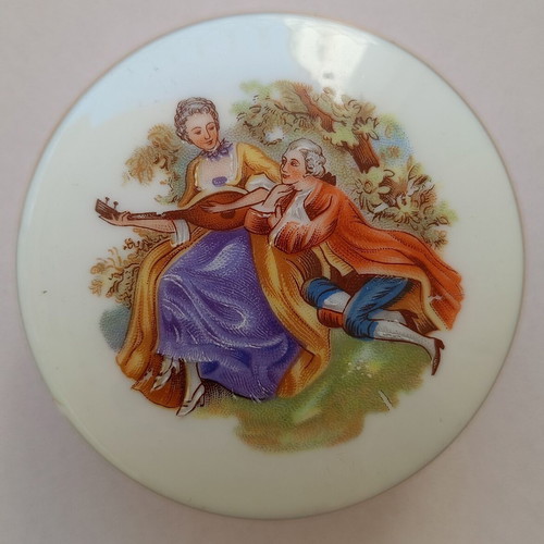 German, porcelain, round favor (KAISER, W. GERMANY).