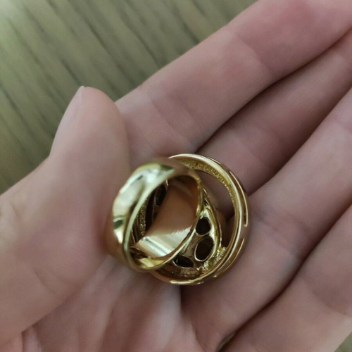 Ring like new with small missing stone, not real