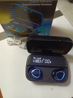 Bluetooth wireless earbuds new, right ear set