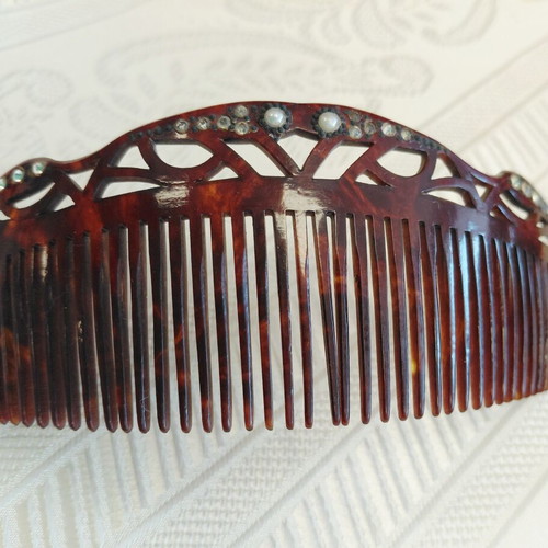 Vintage women's hair combs set of 4, like new, 1960s