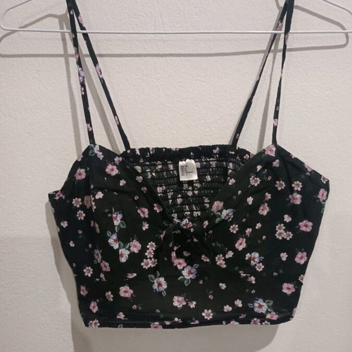Floral top like new, summer crop top size M
