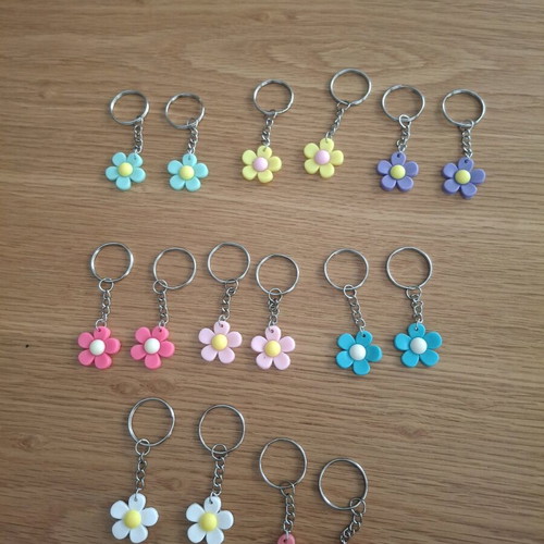 Flower keychains new, pack of 16, colorful
