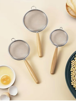 Strainer with wooden handle new, practical and convenient