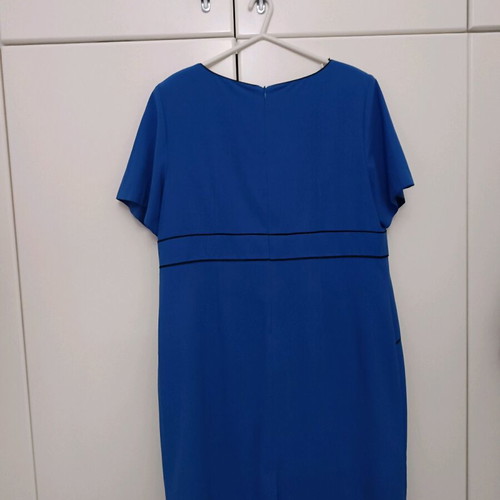 Formal dress knee-length like new, comfortable large to xlarge