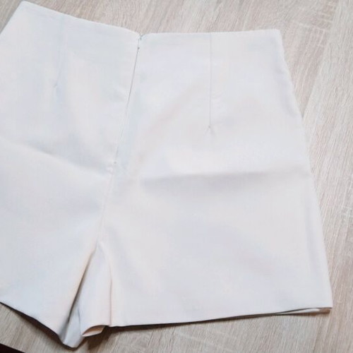 Skort ecru new, size L, beige