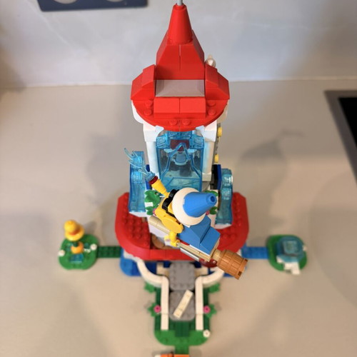 LEGO Super Mario Cat Peach Suit & Frozen Tower Expansion Set 71407