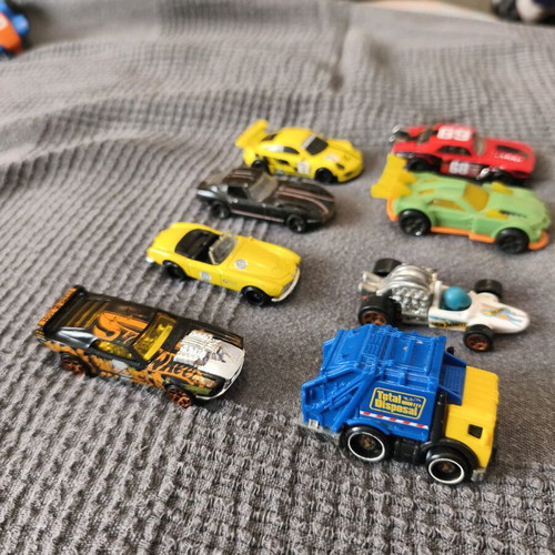 Hot Wheels toy cars used, pack of 8 authentic