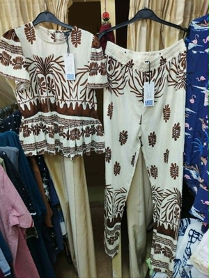 Printed women's blouse and pants set with palm design, new, size M/L
