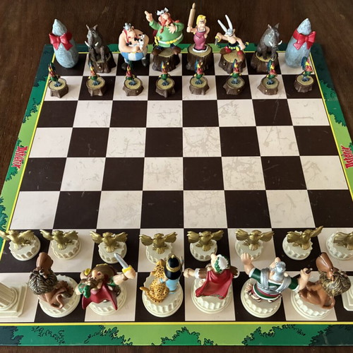 Asterix and Obelix collectible chess set Plastoy 2009