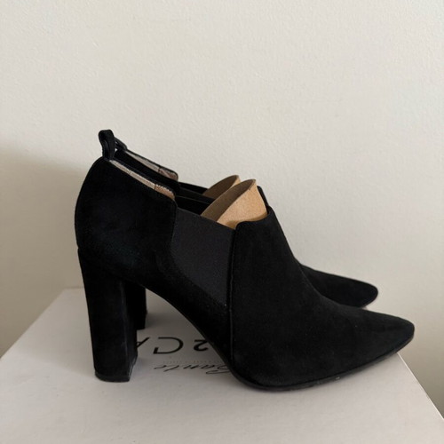Italian suede heels used, black, size 39