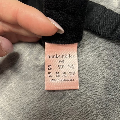 Hunkemoller bra like new, size 70D, black and purple