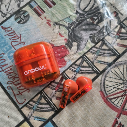 Andowl Q-BQS21 In-ear Bluetooth handsfree like new, red