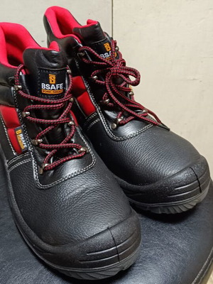 Work shoes new with metal toe cap, black, size 47