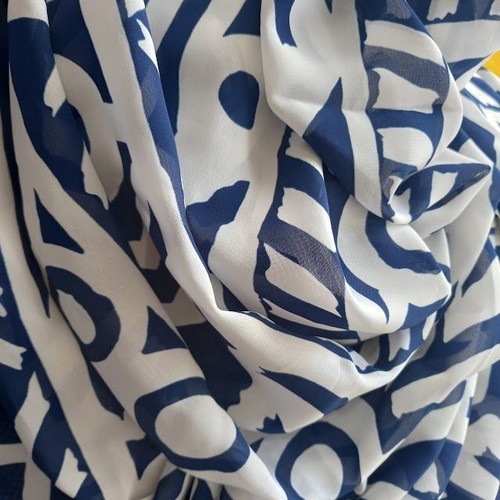 Blue and white geometric fabric, 1.90 × 1.12 m