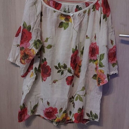 Floral cotton shirt like new, free size, white and red