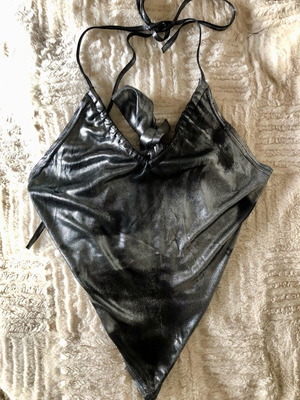 Metallic backless top like new, size S, black-silver