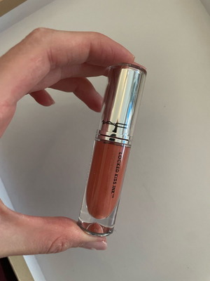 Mac lip ολοκαίνουριο