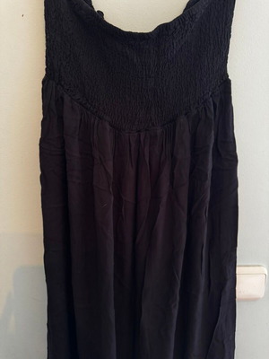 Sinsay black dress with ruffles