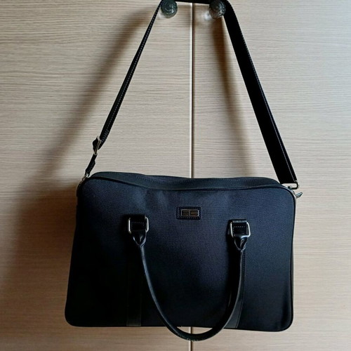 Enrico Coveri shoulder bag black like new for laptop