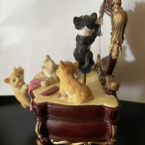 Decorative music jewelry box with cats and mirror, like new