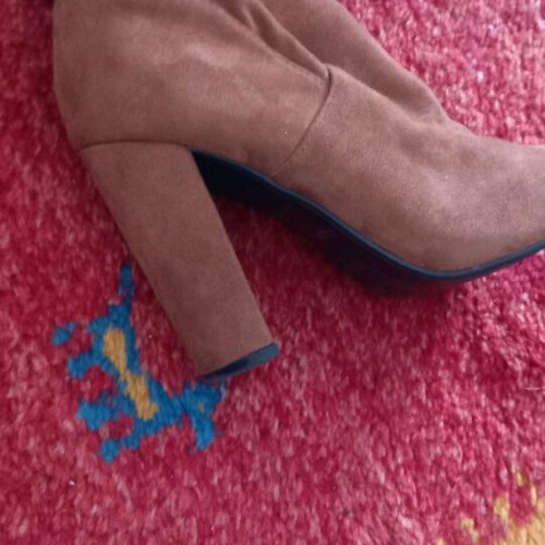 Over-the-knee boots size 39 camel color with laces and high heel