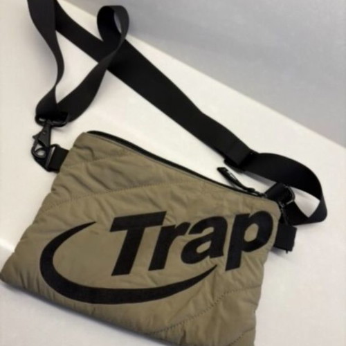 Trapstar bag like new, green