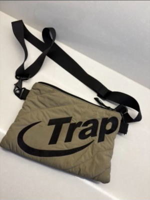 Trapstar bag like new, green