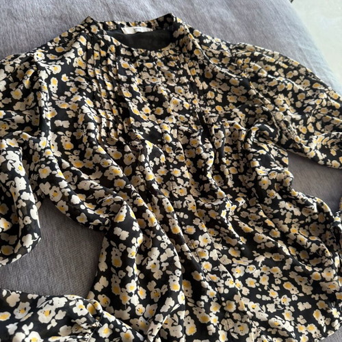 Mango floral shirt like new, size M