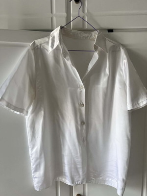 Satin shirt used, size Large, white