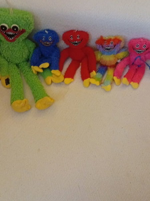 Huggy Wuggy like new, pack of 5 pieces