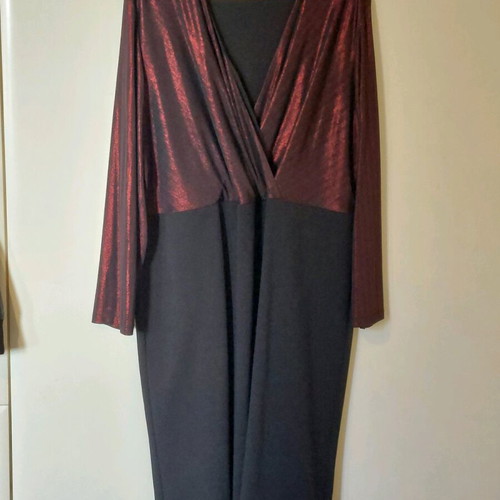 Dinaxl evening dress like new, wrap with burgundy bust and black bottom