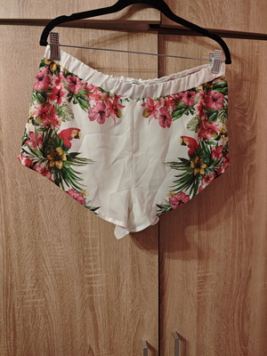 Women's shorts like new, size L 40 12, white
