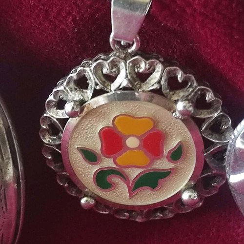 Silver pendant 925 with enamel like new