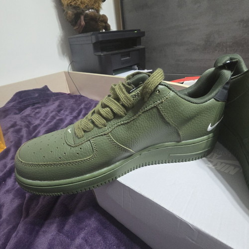 Nike Air Force 1 '07 LV8 Utility sneakers size 43, green