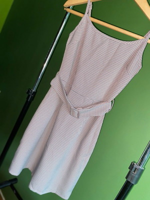 Missguided мини рокля с колан размер XXS нова