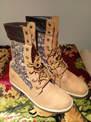 Μπότες Timberland νούμερο 39 σαν καινούργιο, μπεζ