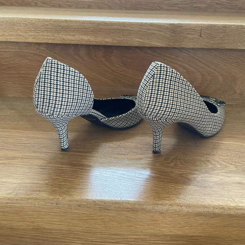 Migato French Style Pumps like new, medium 7cm heel, size 38, black and brown