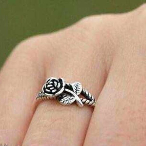 Silver ring rose new, size 57