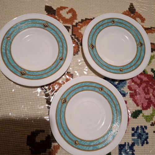 Porcelain dessert plates like new
