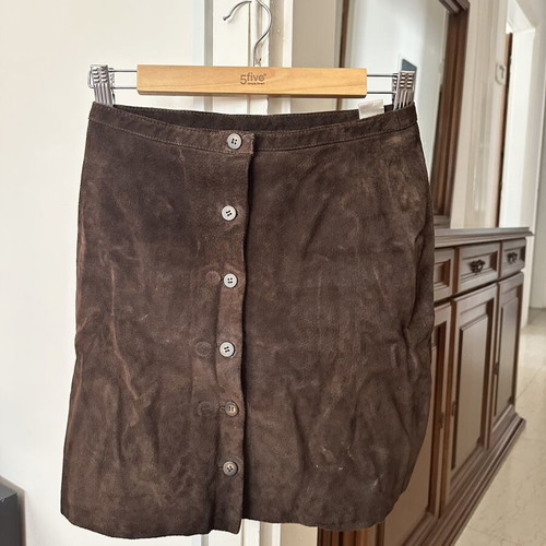 Suede skirt brown, like new, winter short fitted