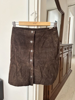 Suede skirt brown, like new, winter short fitted
