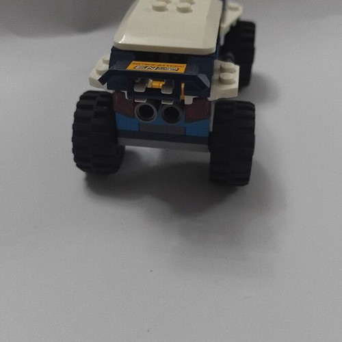 Lego 60218 set like new with assembly book, missing scorpion