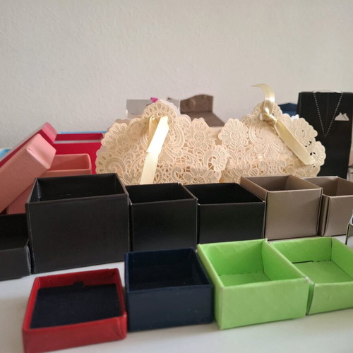 Gift packaging boxes like new