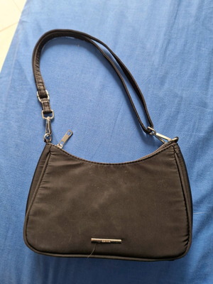 Berska hand bag like new, black crossbody