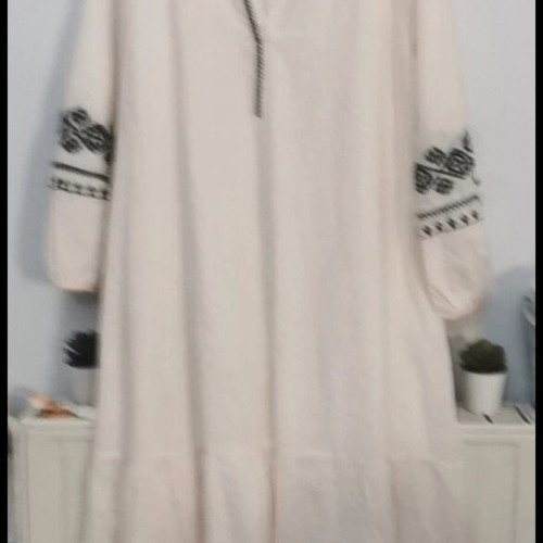 Zara dress with embroidery XL, 100% cotton, like new