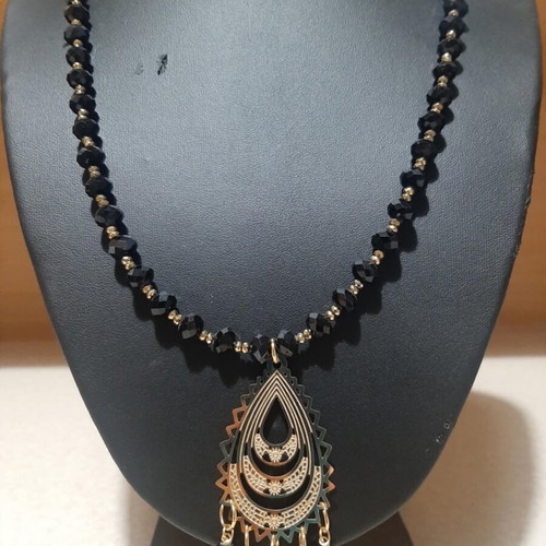 Necklace with black Austrian crystals and stainless steel pendant new