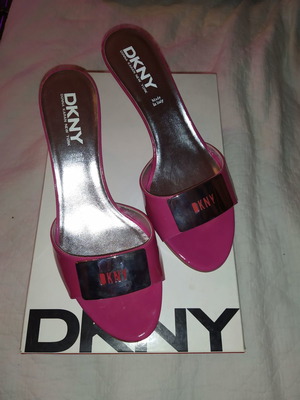 Дамски обувки DKNY нови, номер 39, неизползвани