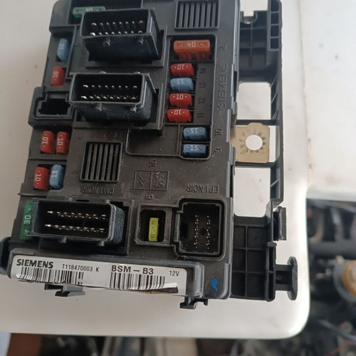 Fuse box for Citroen C2 '03-'08 used, code 9650618480