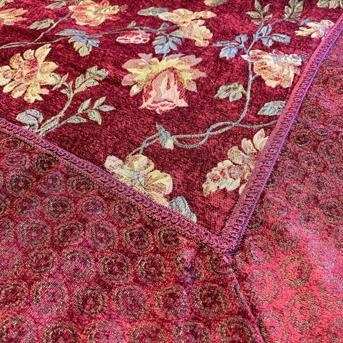 Decorative tablecloth used 164x168cm