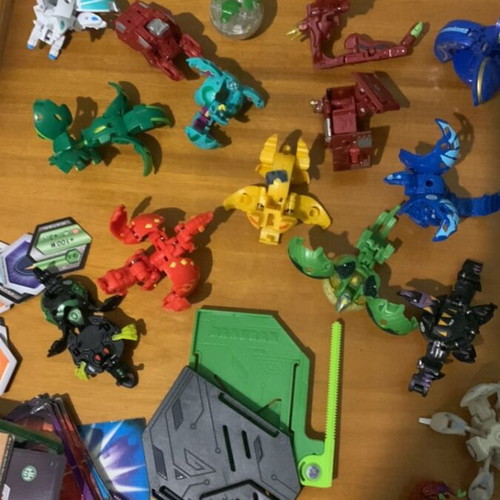 Bakugan big lot 54 Bakugan with gate cards